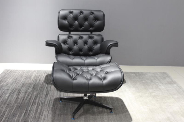 Mid Century Design Lounge Chair In real Italian Leather dans Chaises, Fauteuils inclinables  à Ville de Montréal - Image 3