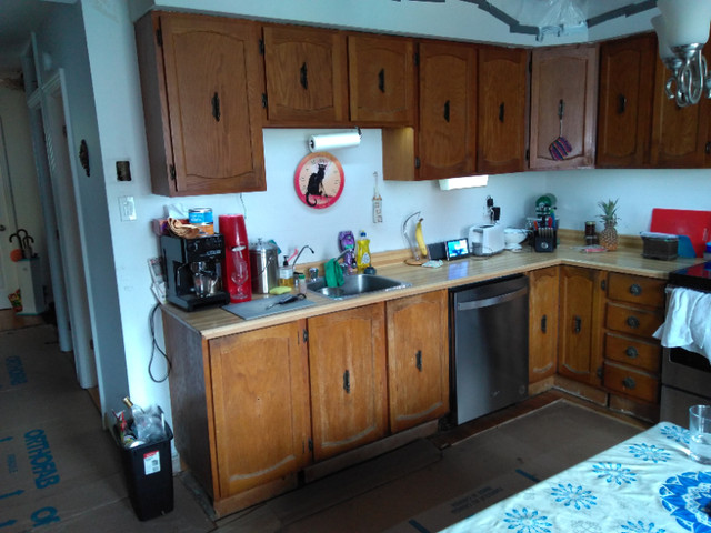 Cabinets de cuisine à donner | Armoires et revêtements de comptoir | Ville  de Montréal | Kijiji
