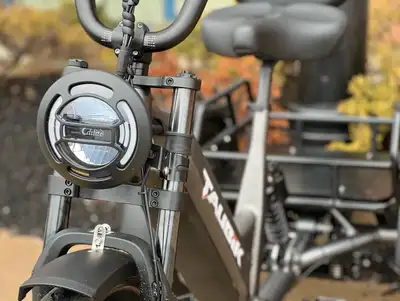 Penchez-vous en Virage Comme un Vélo! Le Taubik Pivot!, View more
