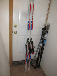 Classic Cross-Country Atomic 179 cm skis – Wax, Fairview Mall