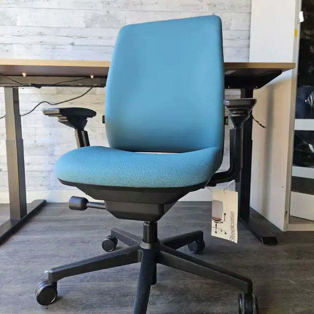 Steelcase Amia ergonomic office chair FREE DELIVERY in Chairs & Recliners in City of Toronto - Image 2