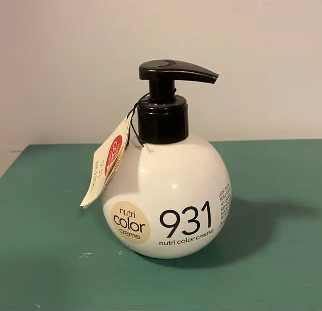 New professional hair toner lt biege  in Other in City of Toronto - Image 2