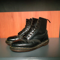 DR M ARTEN 1460 Classic    Boot ⎮ M 7   / W 8 US ⎮ 7/10