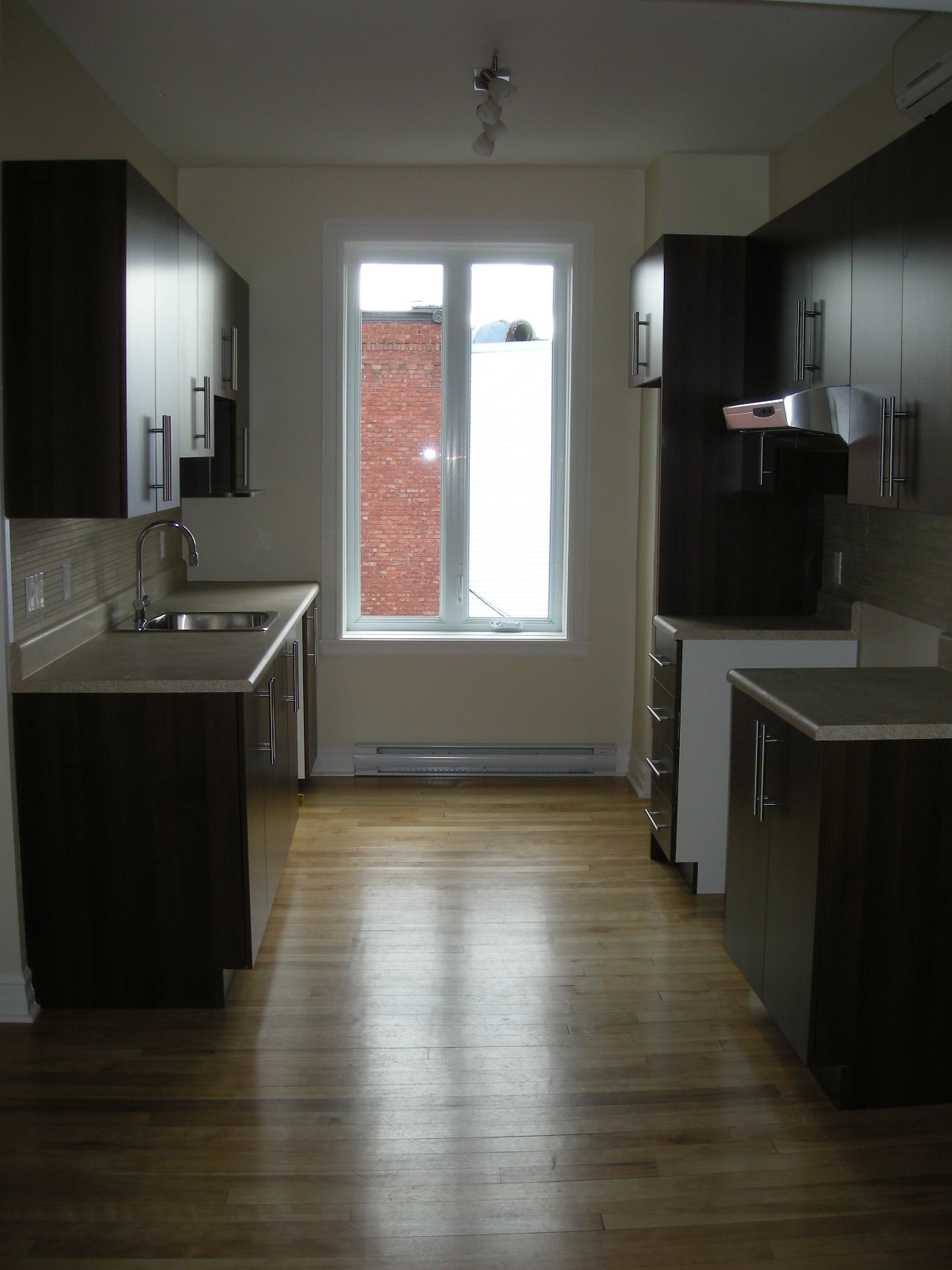 Appartement 5 1/2 à louer à Verdun 1850$/mois — photo 1