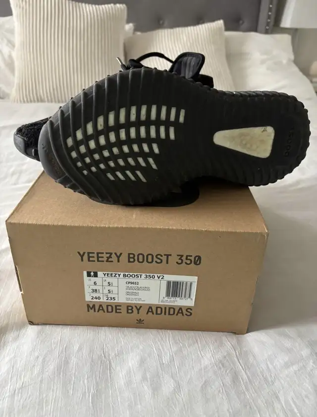 Adidas Yeezy Bost 350V2 in Men's Shoes in City of Toronto - Image 6