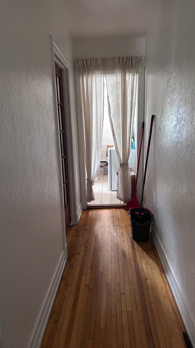 Beautiful Renovated 5-1/2 Apartment for Rent! — photo 3