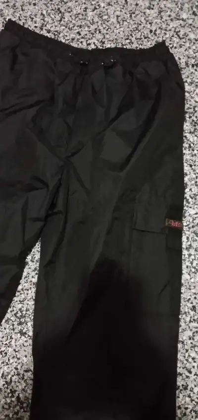 Pentalon noir d'hiver ,médium pour femme, View more