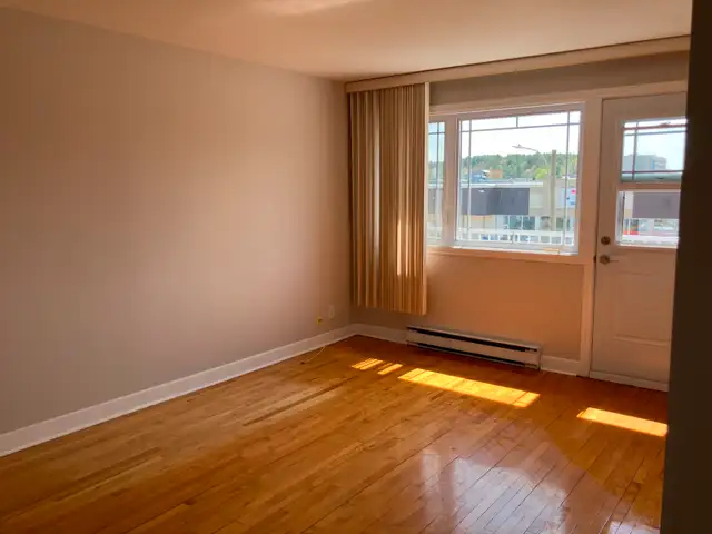 A LOUER - Grand 5 1/2 lumineux à Trois-Rivières ( De Normanville in Long Term Rentals in Trois-Rivières - Image 9