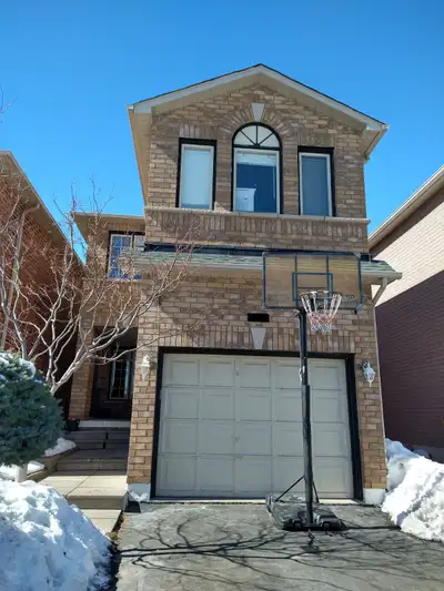 4 Br. house in Scarborough (Aug 1)