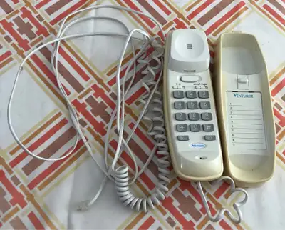Works well. Pick up in Cote Saint Luc, cash only. H4W 2K7 Marche bien. Ramassage à Côté Saint Luc, e...