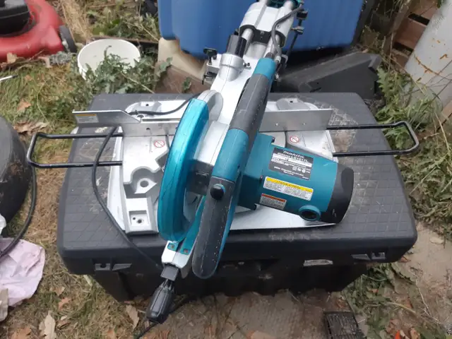Makita 10"  miter saw62864361137026121