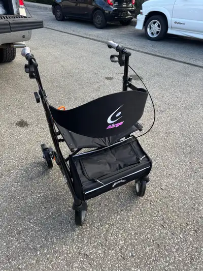 AIRGO WALKER ROLLATOR X18 EXCELLENT CONDITION LIGHTWEIGHT AND FOLDABLE PICKIP WHITBY OR DELIVERY AVA...