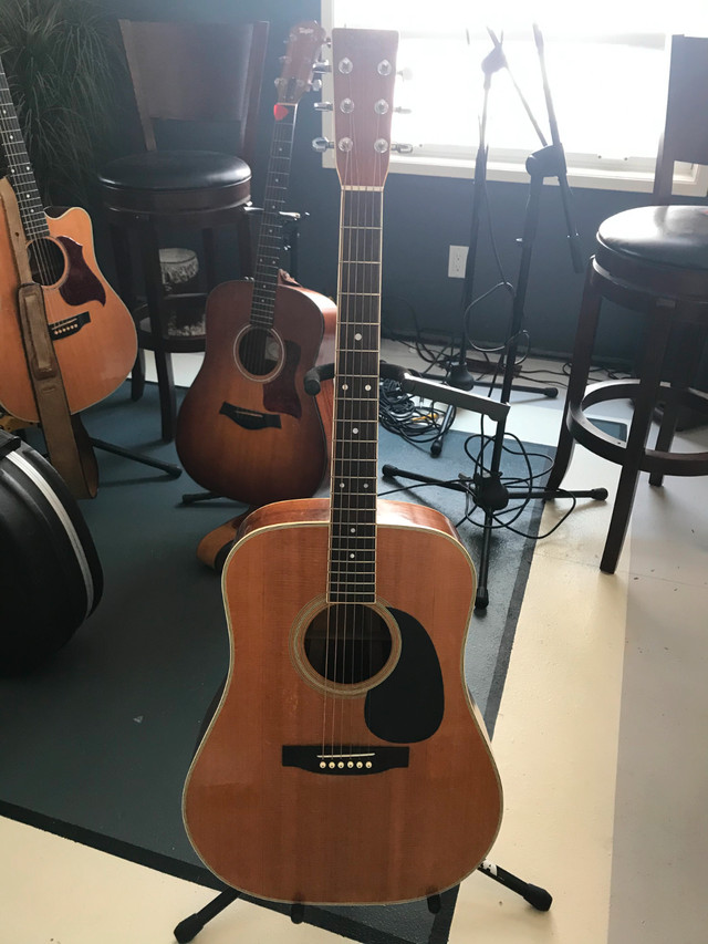 D35 Martin Shenandoah 1983 , very good sound and condition in Guitars in Calgary