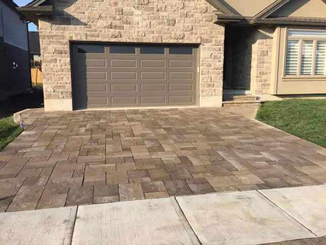 INTERLOCKING PATIOS WALKWAYS STEPS EXTENTED DRIVEWAYS504926255301928964