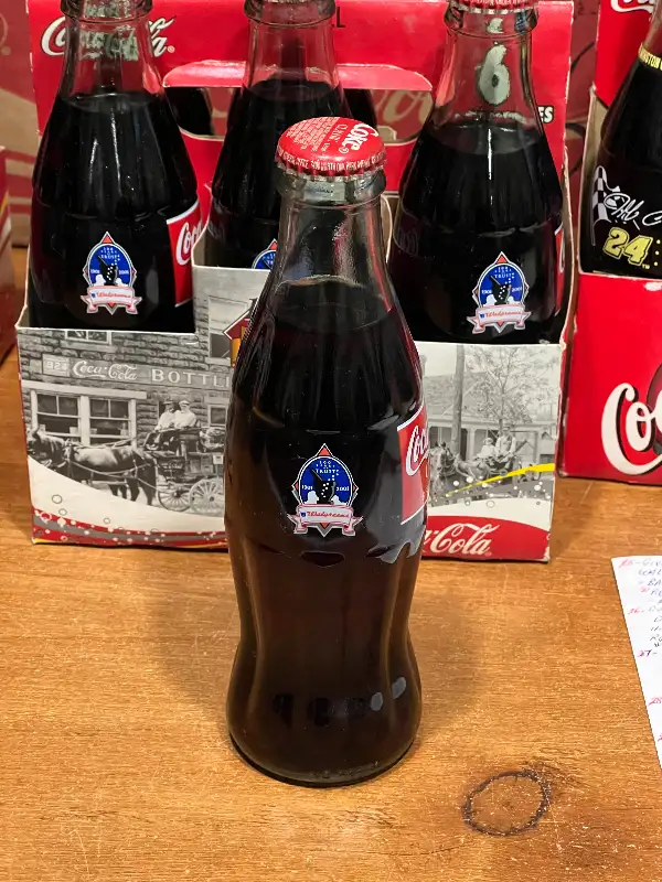 Coca-Cola Commemorative Bottle 2001 Walgreens 100 Years of Trust in Arts & Collectibles in Longueuil / South Shore - Image 2