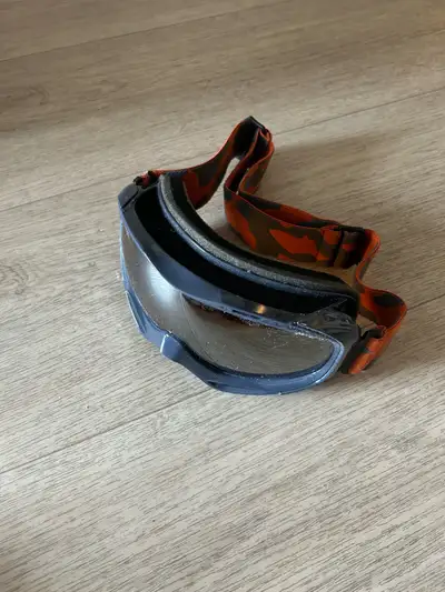 ✨OTG (Over-the-Glasses) Design: Ski goggles that fits over glasses. Suitable for both adults and you...
