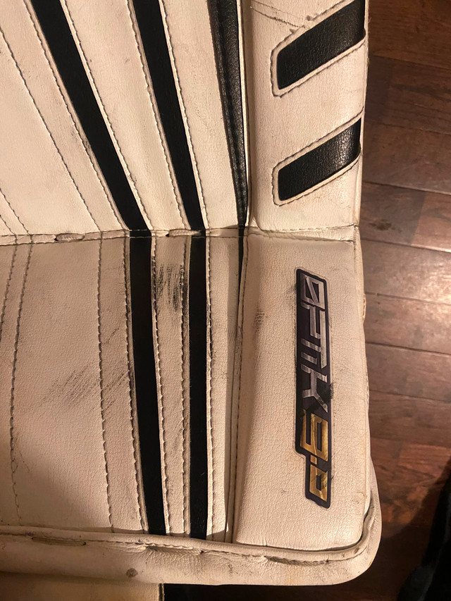 Brian’s Optik 9.0 Goalie Intermediate pads -32+1 in Hockey in Edmonton - Image 3