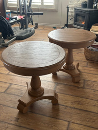 Great condition  set of two end tables 
