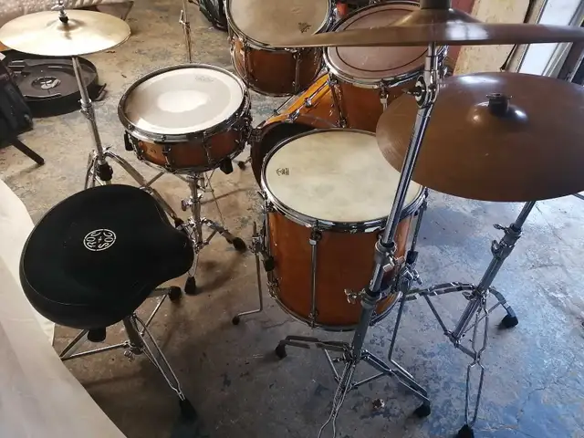 Vintage Premier maple Drums in Drums & Percussion in Hamilton - Image 9