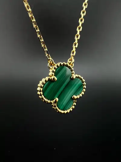 Van Cleef & Arpels Pendant 1:1 with Malachite , View more