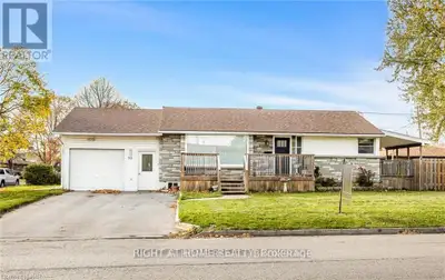 Spacious 2-bedroom basement unit in a detached bungalow located in the desirable Prince Charles comm...