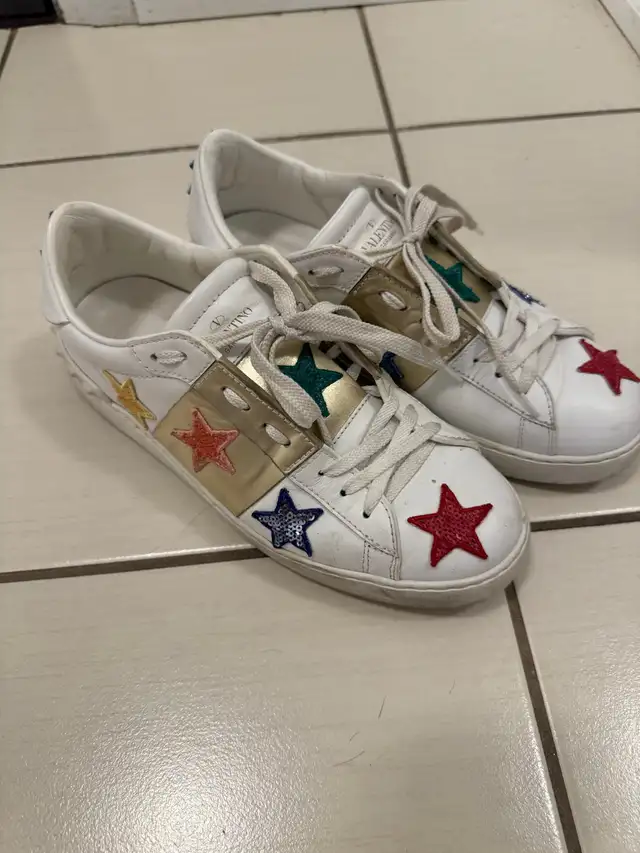 Valentino rockstud runners   Price is firm  in Women's - Shoes in City of Toronto - Image 2
