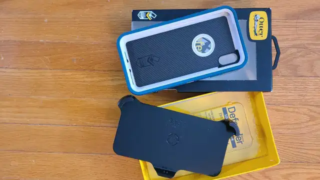 OtterBox Defender Series for iPhone Xs Max in Cell Phone Accessories in City of Toronto - Image 6