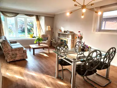 MUST SEE THIS 5 STAR MAIN FLOOR and BASEMENT PRIVATE ROOMS IN MODERN DESIGN HOUSE – One of the nices...