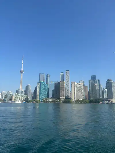 Hello good morning my name is SIMON MUNOZ. I am Colombian living in Toronto looking for a cash job....