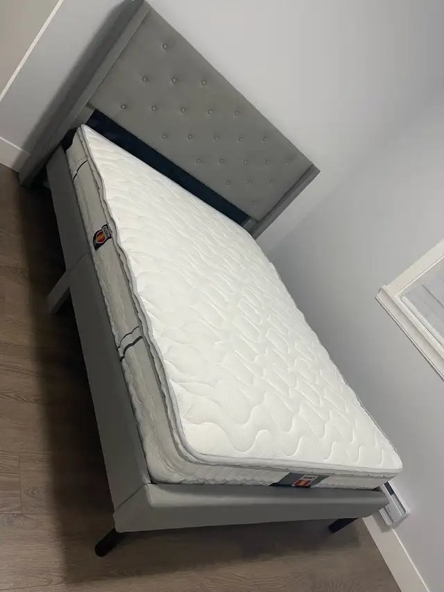 BNIB upholstery Platform bed, twin double queen & king   in Beds & Mattresses in Chilliwack - Image 4