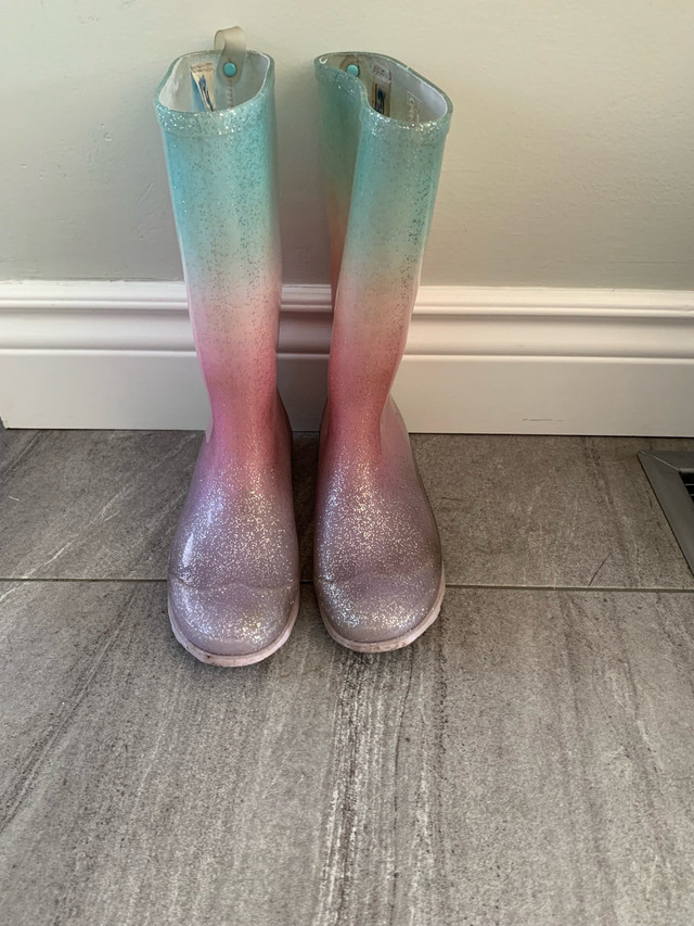 Girls rain boots size 6 in Kids & Youth in Peterborough - Image 3