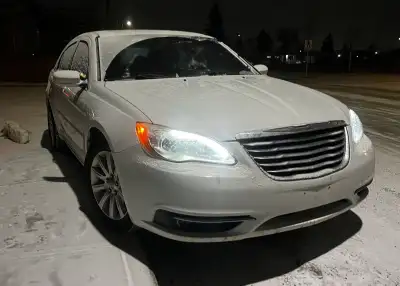2012 Chrysler 200 Touring . 311140 km. Engine 2.4, 4 cylinder. Active Alberta, no hail no scratches....