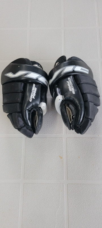 Hockey Gloves in Hockey in Ottawa - Image 3
