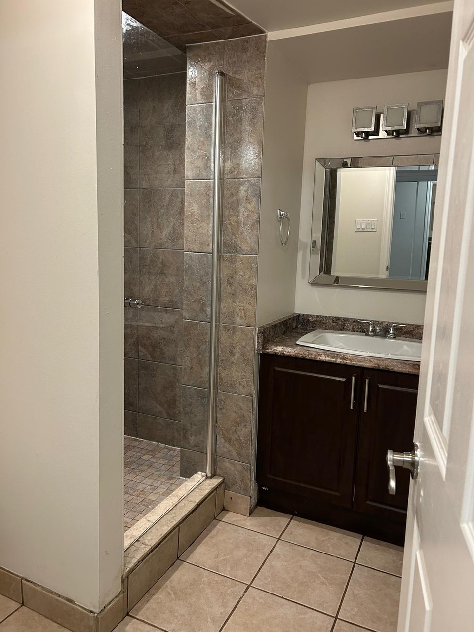 *2 Bedroom Basement Apartment for Rent* 5