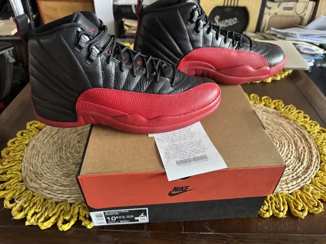 Jordan 12 Flu Game size 10.5 US deadstock in Men's Shoes in City of Toronto - Image 4