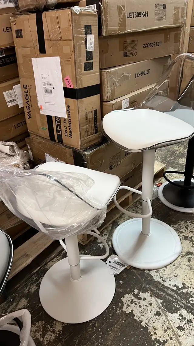 Swivel Bar Stools with Backs Acrylic Bar Stools Adjustable in Chairs & Recliners in Markham / York Region - Image 5