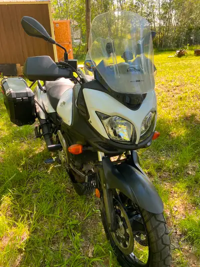 2013 Vstrom 650. New MVI, Front forks just professionally rebuilt New Shinko 705 tires New oil and f...