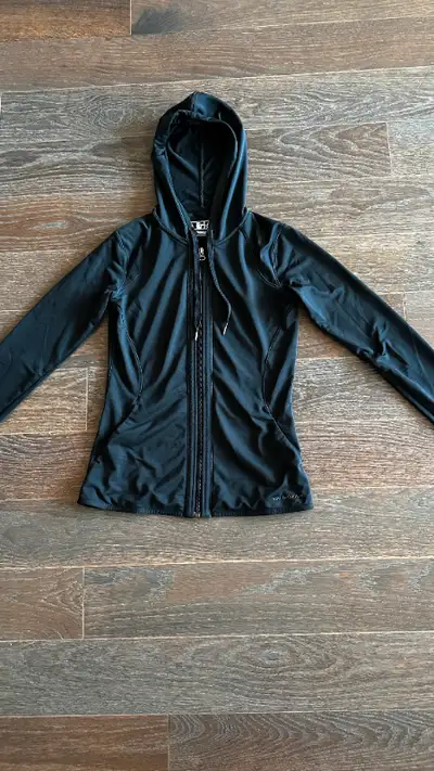New Balance Hoodie Sweater in XS, View more