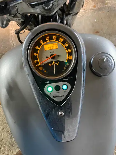 For sale is a 2006 Kawasaki Vulcan 900 Classic with 15854 km. The bike is cheap on insurance and goo...