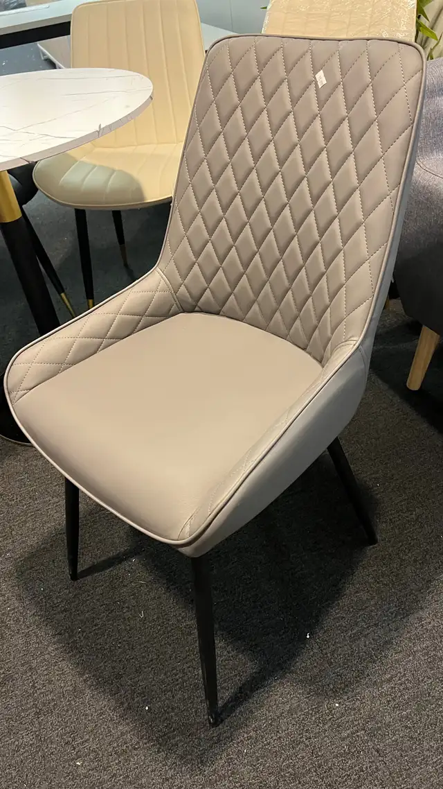 Heavy duty dining chair  in Chairs & Recliners in Markham / York Region - Image 2