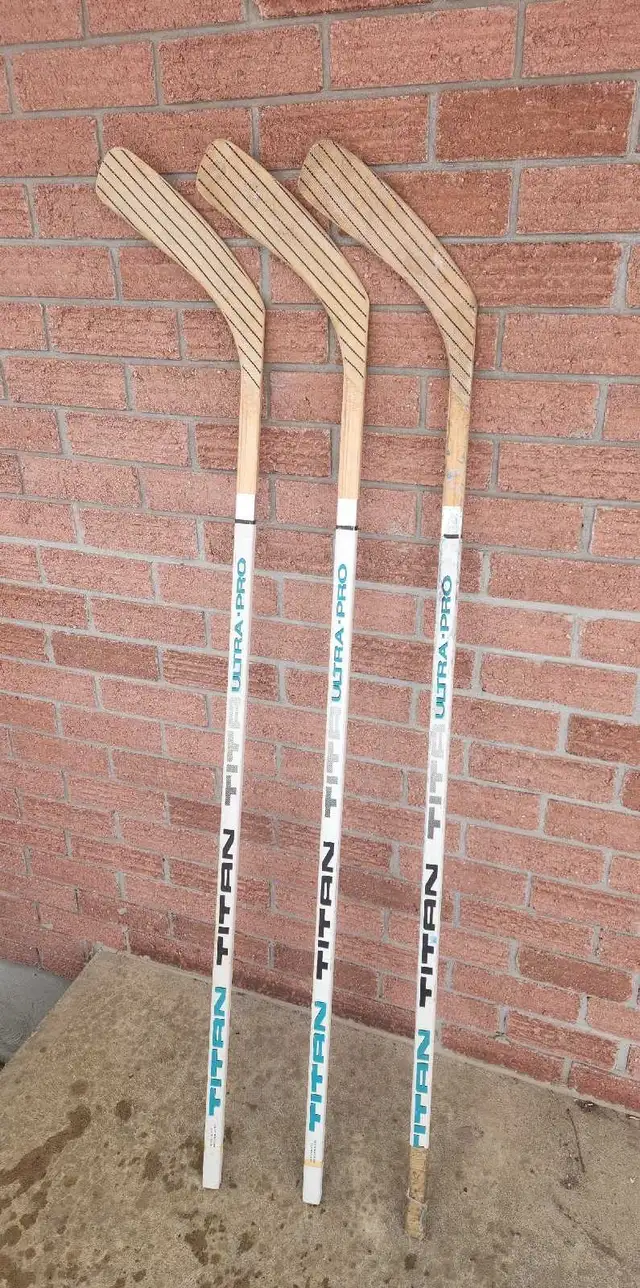 Titan Hockey Sticks - Ultra Pro Senior in Hockey in Oshawa / Durham Region - Image 4