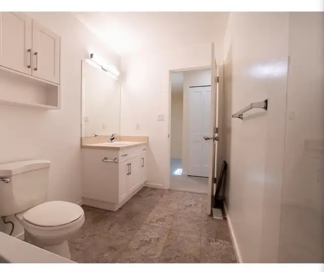 Townhouse for Rent $3000 Pets Allowed in Long Term Rentals in Penticton - Image 10