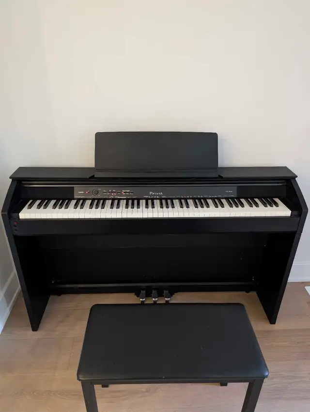 Used Digital Piano + bench