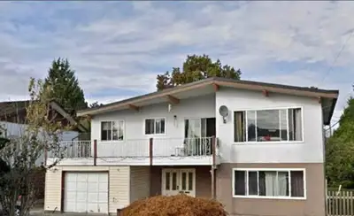 Full house (including basement) available on Seacrest Rd, Richmond. Ideal for a responsible family l...