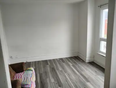 Big room for rent downtown available now 800$ hydro and water included. 20$ for internet or get your...