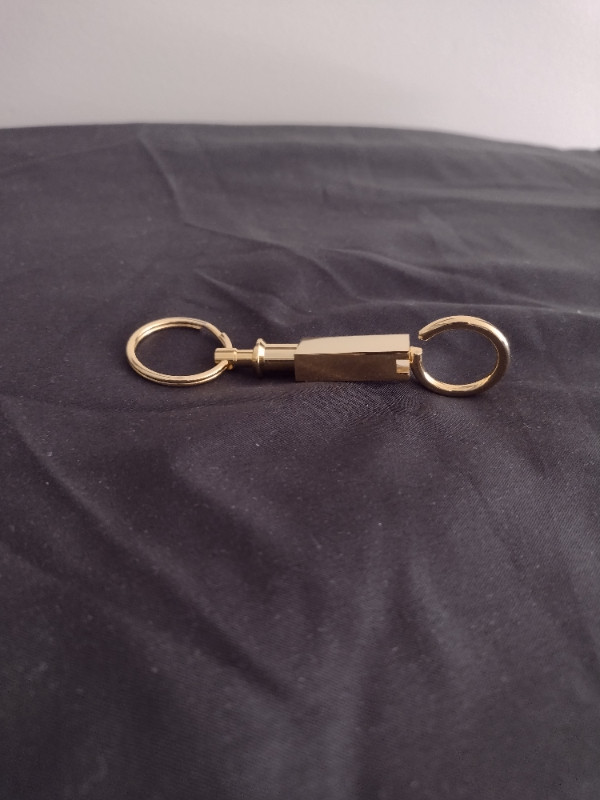 ENGRAVED GOLD KEY CHAIN in Jewellery & Watches in Kitchener / Waterloo - Image 3