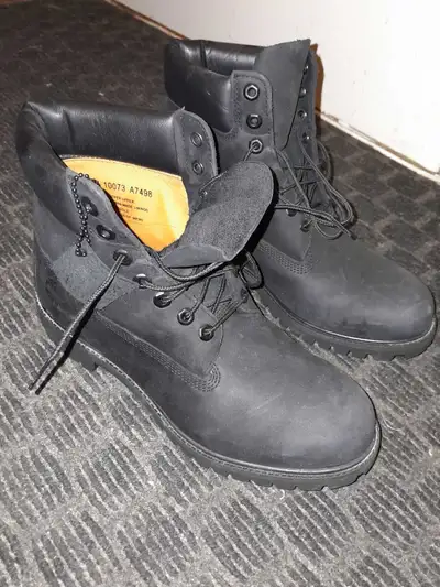 Bottes Timberland noires – taille 11 – comme neuves, View more