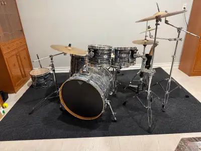 Pearl Vision drum kit, View more
