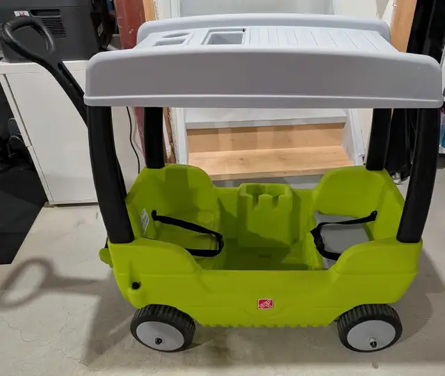 Step2 Green Wagon with Canopy, double seat, storage in Other in Markham / York Region - Image 7