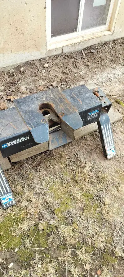 14k Reese fifth wheel hitch
